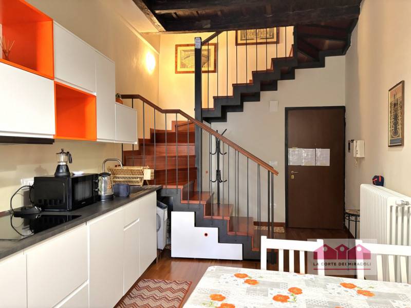 SOLO LOCAZIONI TRANSITORIE MINIMO 6 MESI - CENTRO STORICO: BILOCALE IN AFFITTO SVILUPPATO SU DUE ...