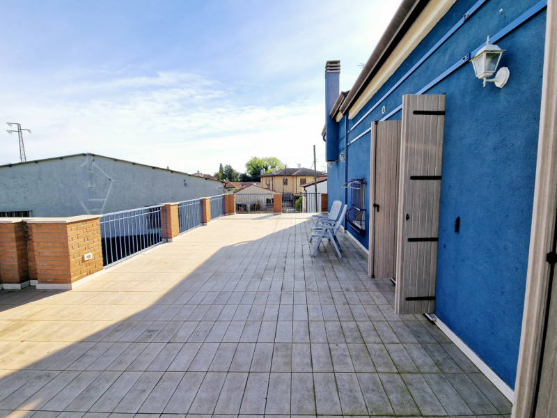 Proponiamo in vendita a Sant'Urbano, bellissima casa singola recentemente ristrutturata, con gran...