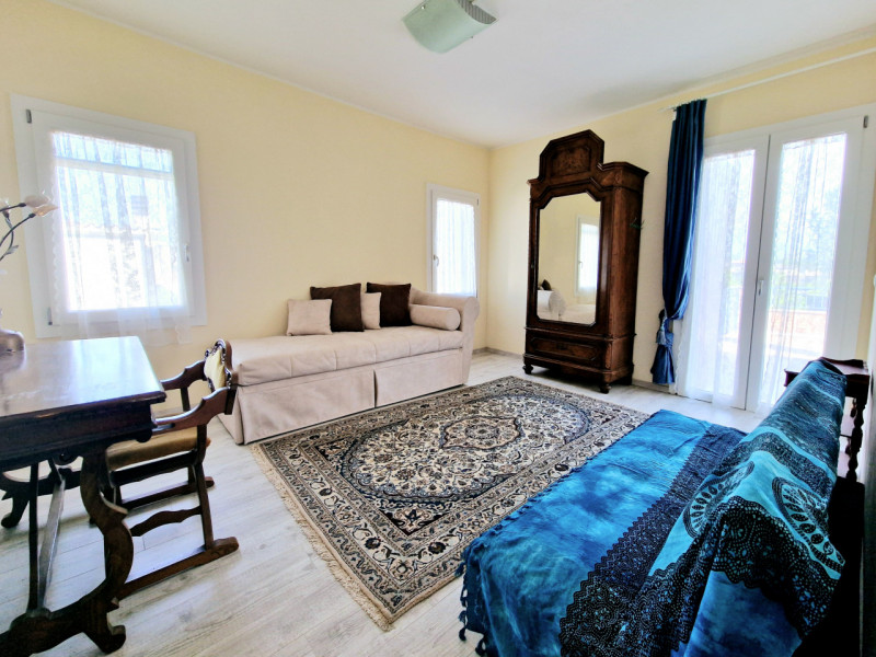 Proponiamo in vendita a Sant'Urbano, bellissima casa singola recentemente ristrutturata, con gran...