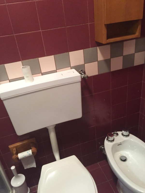 Se stai cercando un rifugio montano che combini comfort moderno e bellezze naturali, questo appar...