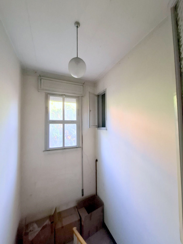 NEGOZIO A BRUSEGANA €.120.000 - rif.FC005N

In vendita un ampio negozio di 155 mq commerciali sit...