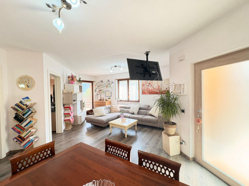 Elegante appartamento 3 stanze con ampia terrazza a Pilcante, Ala