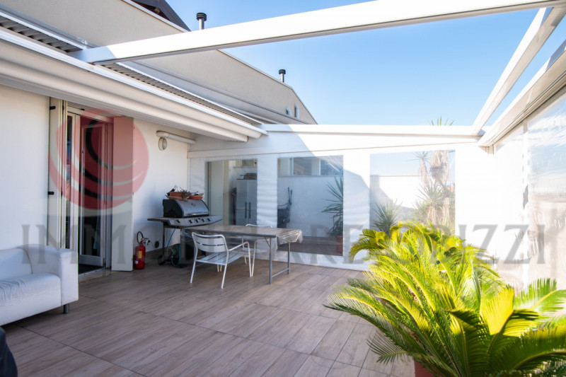 PADOVA - Savonarola fuori mura - Proponiamo in vendita appartamento con terrazza di 50MQ con vist...