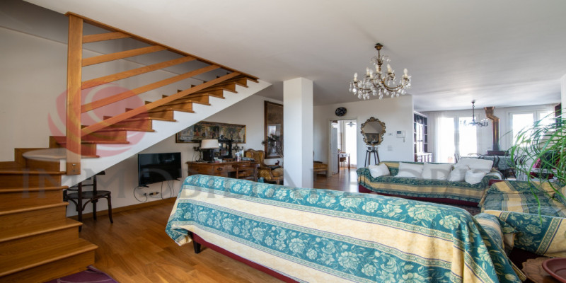 PADOVA - Savonarola fuori mura - Proponiamo in vendita appartamento con terrazza di 50MQ con vist...