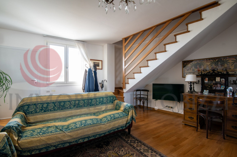 PADOVA - Savonarola fuori mura - Proponiamo in vendita appartamento con terrazza di 50MQ con vist...