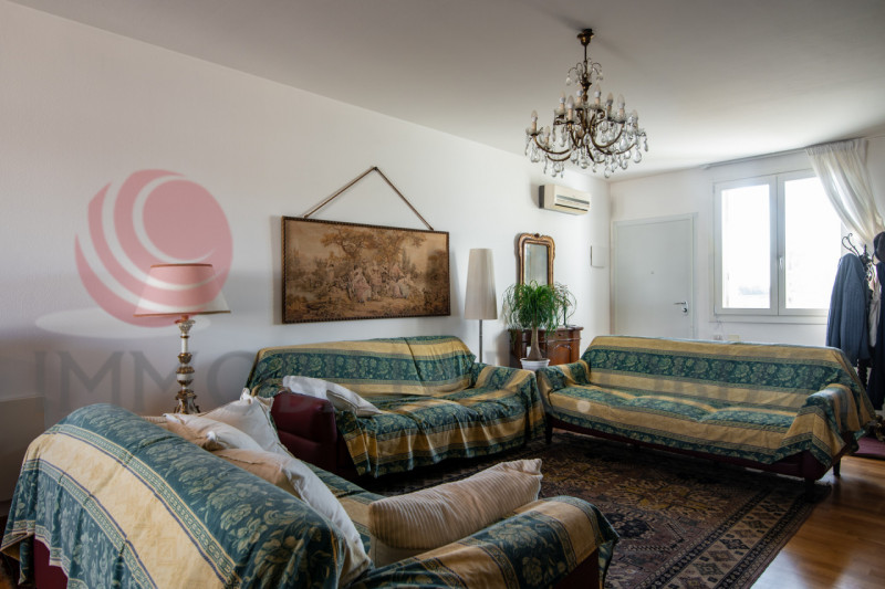 PADOVA - Savonarola fuori mura - Proponiamo in vendita appartamento con terrazza di 50MQ con vist...