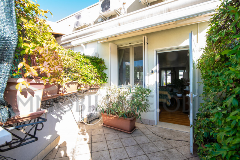 PADOVA - Savonarola fuori mura - Proponiamo in vendita appartamento con terrazza di 50MQ con vist...