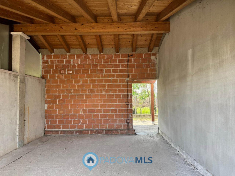 Immobile in esclusiva al Gruppo Padova MLS
Taggi: Porzione di bifamiliare al grezzo in provincia ...