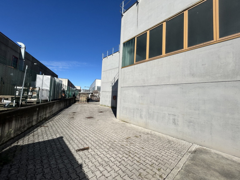 Capannone in Affitto a Veggiano – Posizione Strategica con Ampio Scoperto

Se cerchi una soluzion...