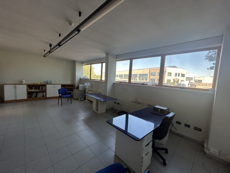 Capannone in Affitto a Veggiano – Posizione Strategica con Ampio Scoperto

Se cerchi una soluzion...