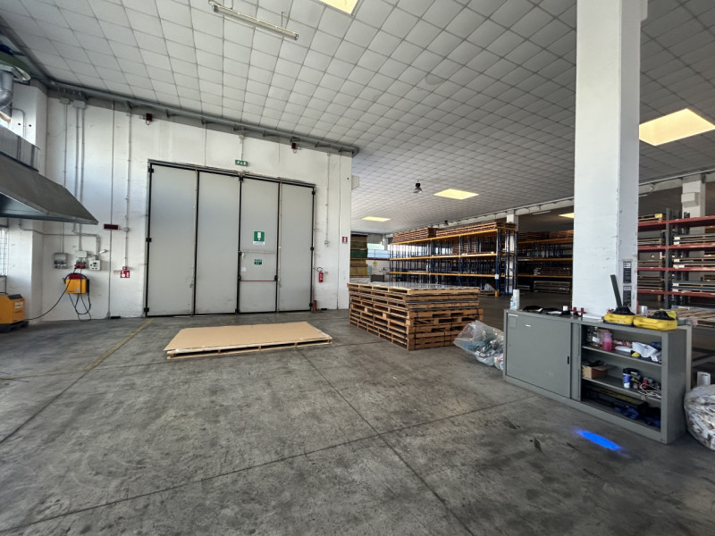 Capannone in Affitto a Veggiano – Posizione Strategica con Ampio Scoperto

Se cerchi una soluzion...