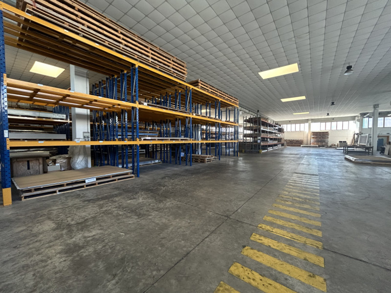 Capannone in Affitto a Veggiano – Posizione Strategica con Ampio Scoperto

Se cerchi una soluzion...