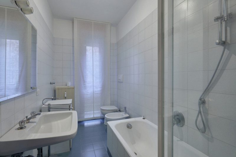 In posizione strategica, a due passi dalle mura nord della città, SPAZIOSO E LUMINOSO APPARTAMENT...