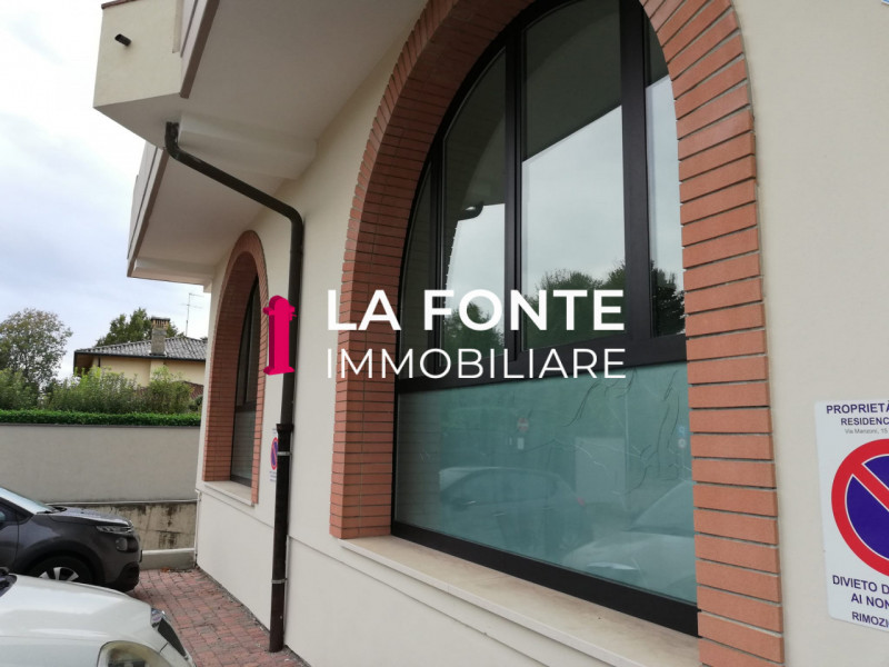 STRA - ai confini con VIGONZA - UFFICIO/NEGOZIO di 100 mq netti (50+50), altezza 3,20 mt., suddiv...
