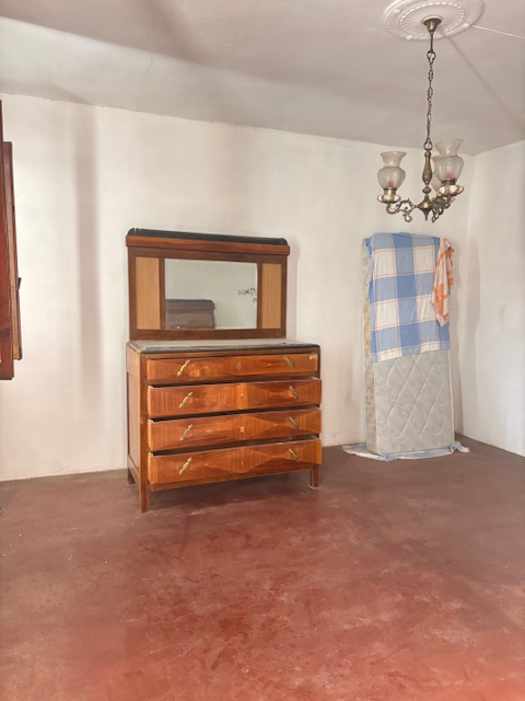 Limena: casa accostata completamente da ristrutturare sviluppata su più livelli ( piano primo zon...