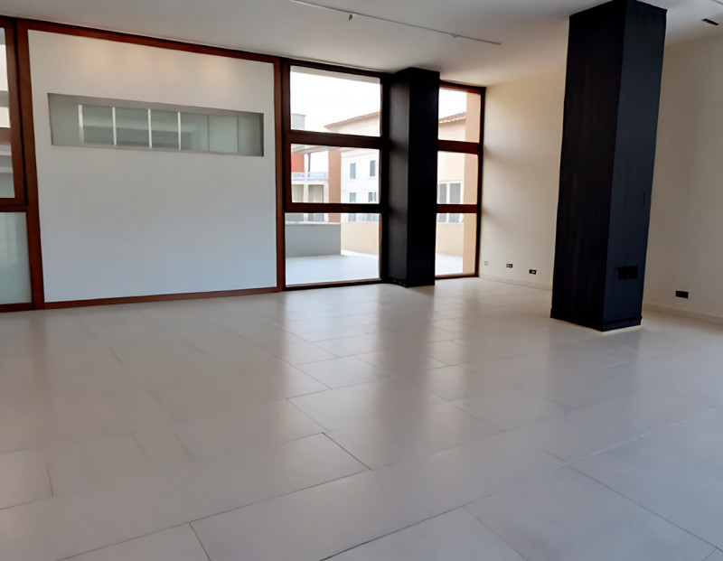 (Per INFO Stefania 3409601861) In affitto un prestigioso ufficio di ampia metratura nel cuore del...