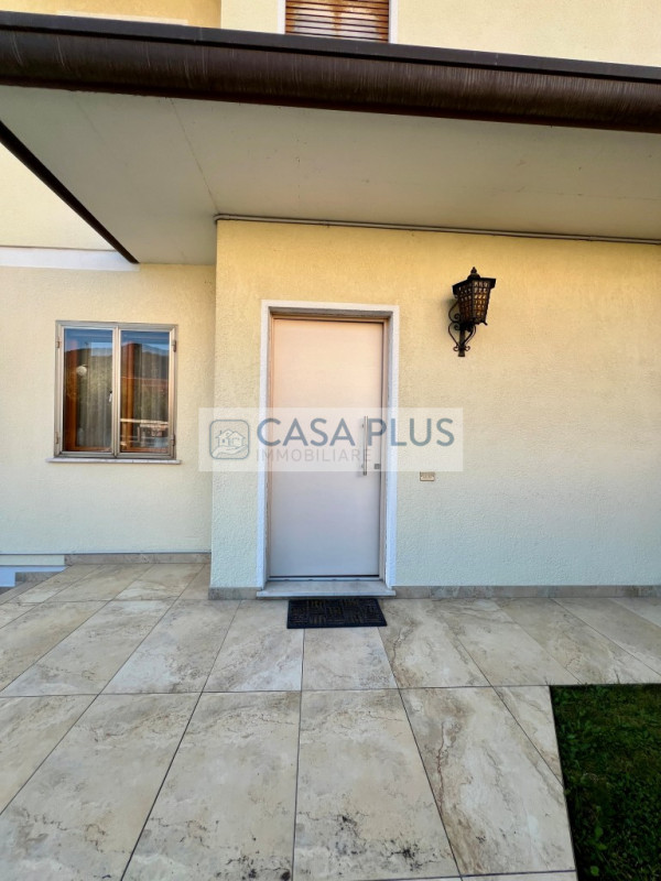 BIFAMILIARE A BASSANO DEL GRAPPA – DUE UNITA’ ABITATIVE COMPLETAMENTE AUTONOME, GIARDINO, TERRAZZ...