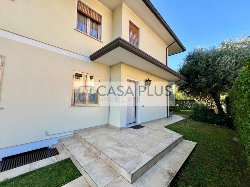 BIFAMILIARE A BASSANO DEL GRAPPA – DUE UNITA’ ABITATIVE COMPLETAMENTE AUTONOME, GIARDINO, TERRAZZ...