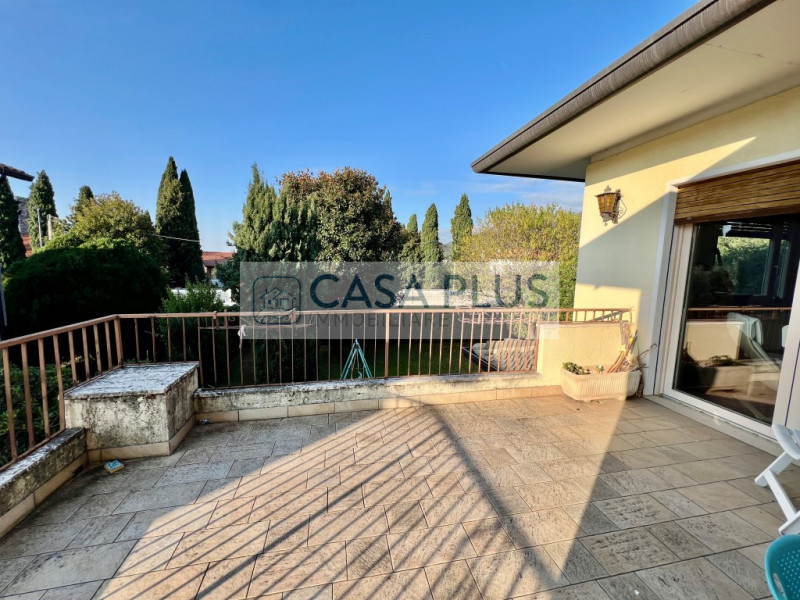 BIFAMILIARE A BASSANO DEL GRAPPA – DUE UNITA’ ABITATIVE COMPLETAMENTE AUTONOME, GIARDINO, TERRAZZ...