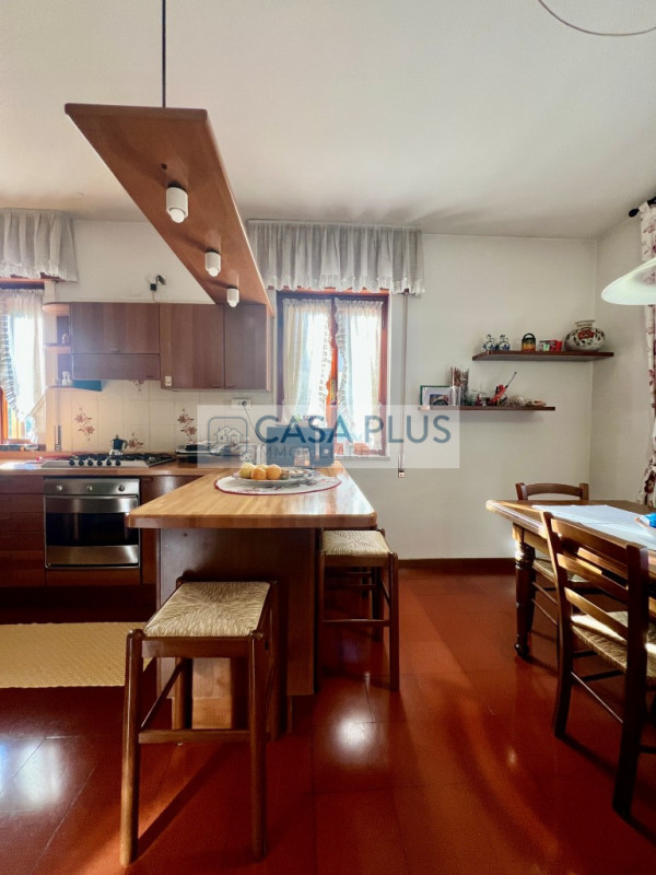 BIFAMILIARE A BASSANO DEL GRAPPA – DUE UNITA’ ABITATIVE COMPLETAMENTE AUTONOME, GIARDINO, TERRAZZ...