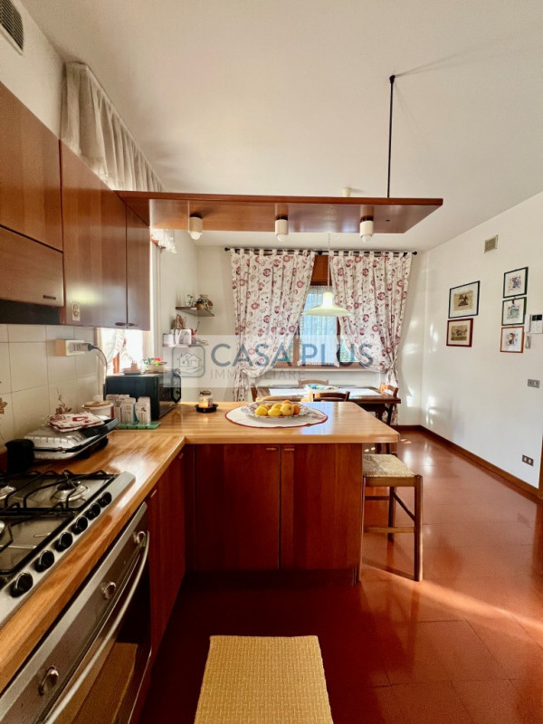 BIFAMILIARE A BASSANO DEL GRAPPA – DUE UNITA’ ABITATIVE COMPLETAMENTE AUTONOME, GIARDINO, TERRAZZ...