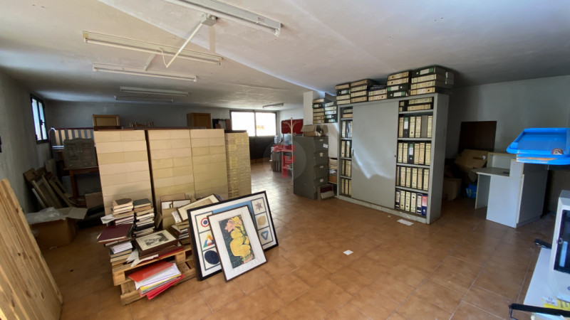 Cadoneghe Centro – Magazzino al piano terra con doppio accesso

In posizione centrale, a pochi pa...
