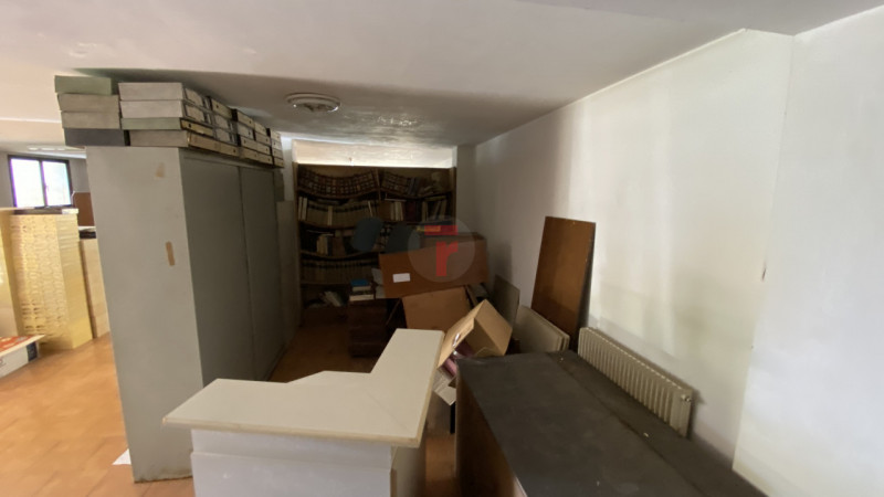 Cadoneghe Centro – Magazzino al piano terra con doppio accesso

In posizione centrale, a pochi pa...