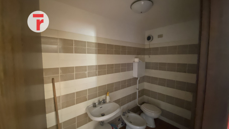 Cadoneghe Centro – Magazzino al piano terra con doppio accesso

In posizione centrale, a pochi pa...