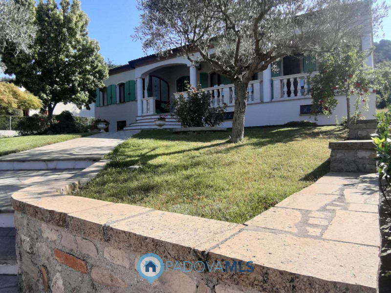 Immobile in esclusiva al Gruppo Padova MLS
Nel suggestivo Comune di Baone proponiamo in vendita u...