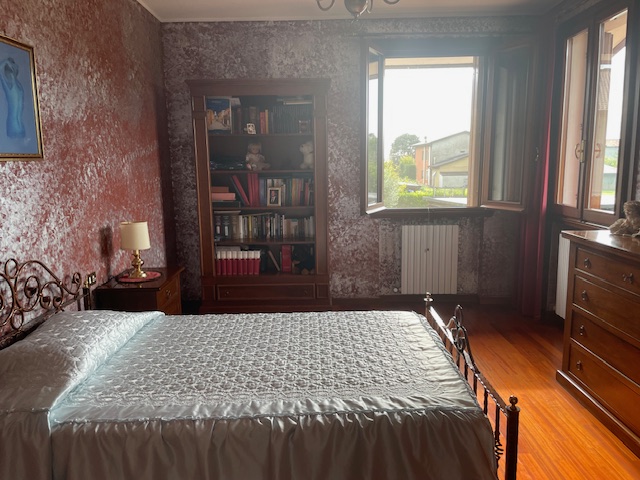 Oggi vi proponiamo una porzione di bifamiliare che attirerà sicuramente la vostra attenzione situ...