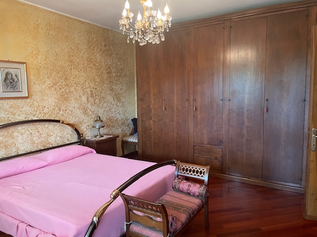 Oggi vi proponiamo una porzione di bifamiliare che attirerà sicuramente la vostra attenzione situ...