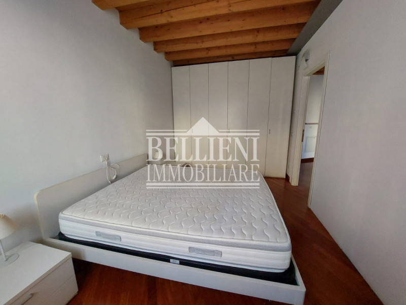 PONTE DEGLI ANGELI: Nel cuore del centro storico, all’interno di un elegante palazzetto d’epoca c...