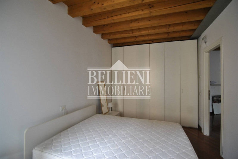 PONTE DEGLI ANGELI: Nel cuore del centro storico, all’interno di un elegante palazzetto d’epoca c...