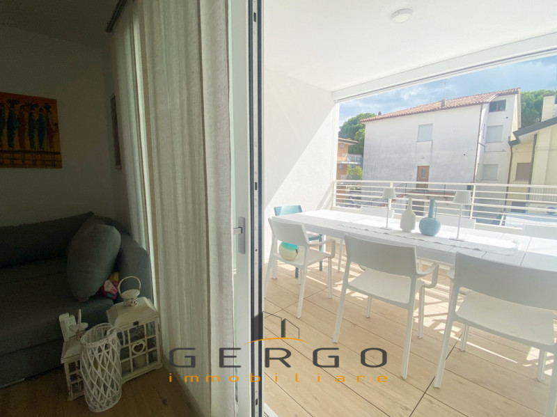 (Per INFO Mara 3481536890) A Jesolo, tra piazza Marconi e Milano, proponiamo in vendita esclusiv ...