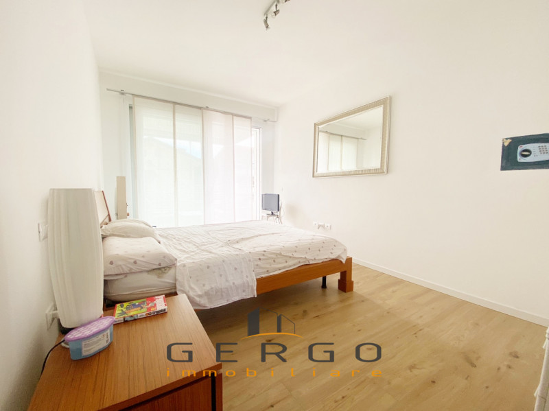 (Per INFO Mara 3481536890) A Jesolo, tra piazza Marconi e Milano, proponiamo in vendita esclusiv ...