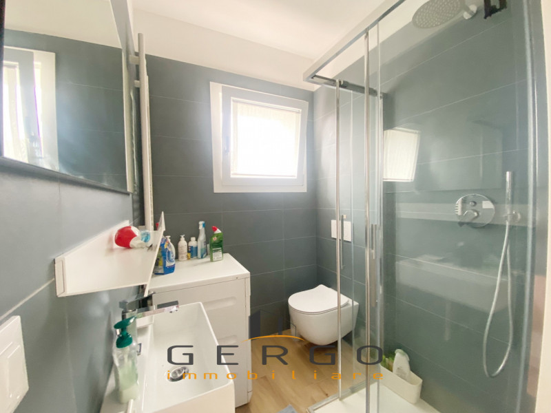 (Per INFO Mara 3481536890) A Jesolo, tra piazza Marconi e Milano, proponiamo in vendita esclusiv ...