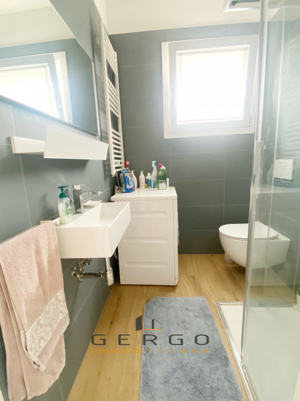 (Per INFO Mara 3481536890) A Jesolo, tra piazza Marconi e Milano, proponiamo in vendita esclusiv ...