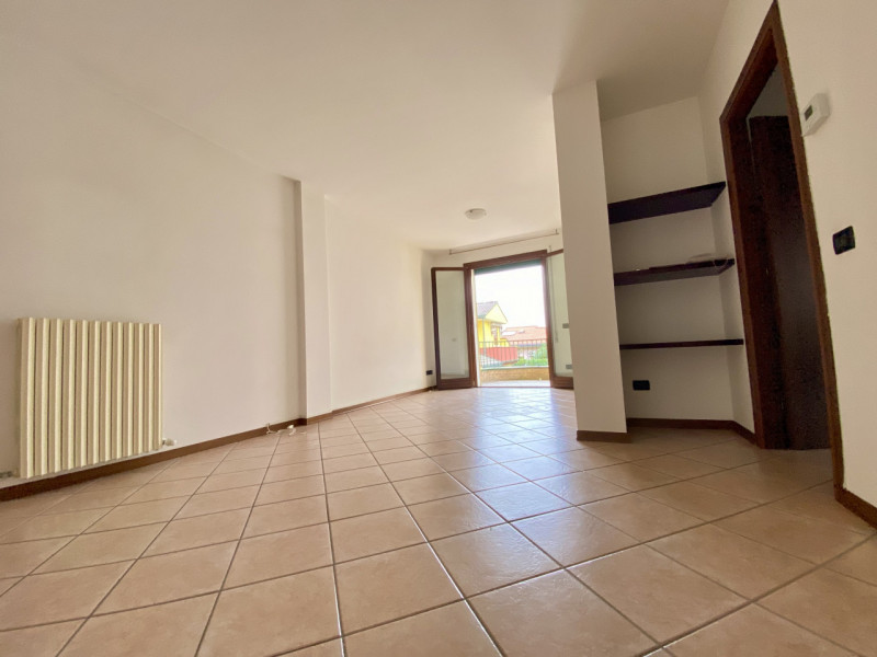 IN PICCOLA PALAZZINA DEL 2002...IN OTTIMO STATO DI MANUTENZIONE...COMODO AI SERVIZI A PIEDI... LI...