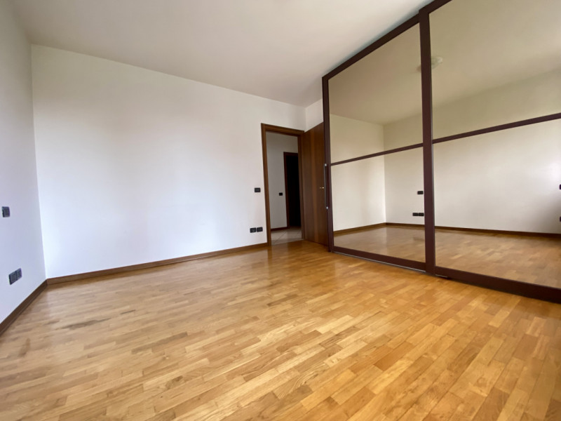 IN PICCOLA PALAZZINA DEL 2002...IN OTTIMO STATO DI MANUTENZIONE...COMODO AI SERVIZI A PIEDI... LI...