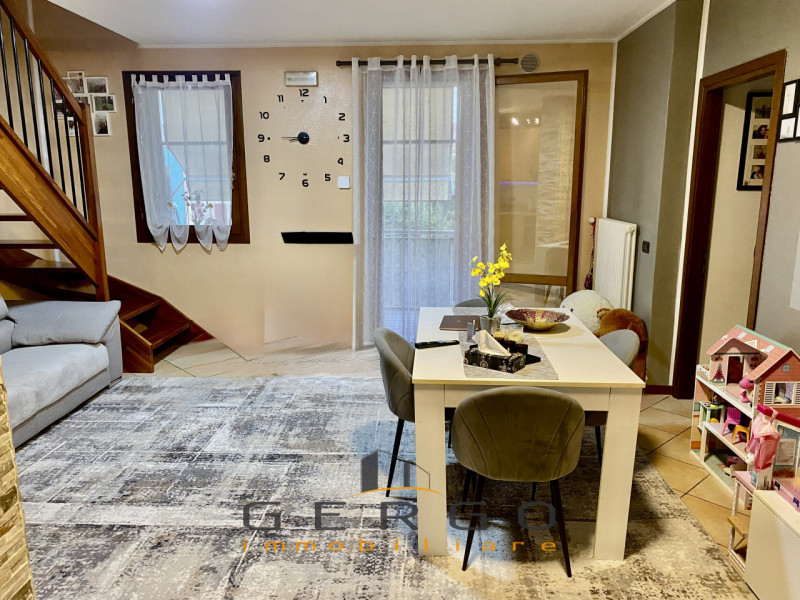 (Per INFO 3316190143) A San Martino di Lupari proponiamo in vendita un appartamento duplex di cir...