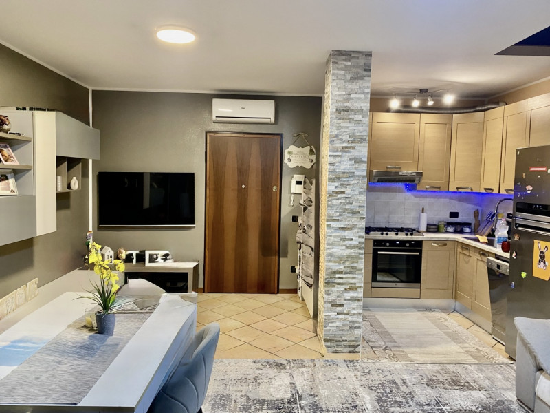 (Per INFO 3316190143) A San Martino di Lupari proponiamo in vendita un appartamento duplex di cir...