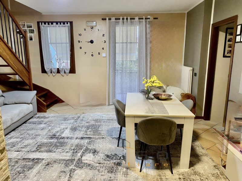 (Per INFO 3316190143) A San Martino di Lupari proponiamo in vendita un appartamento duplex di cir...