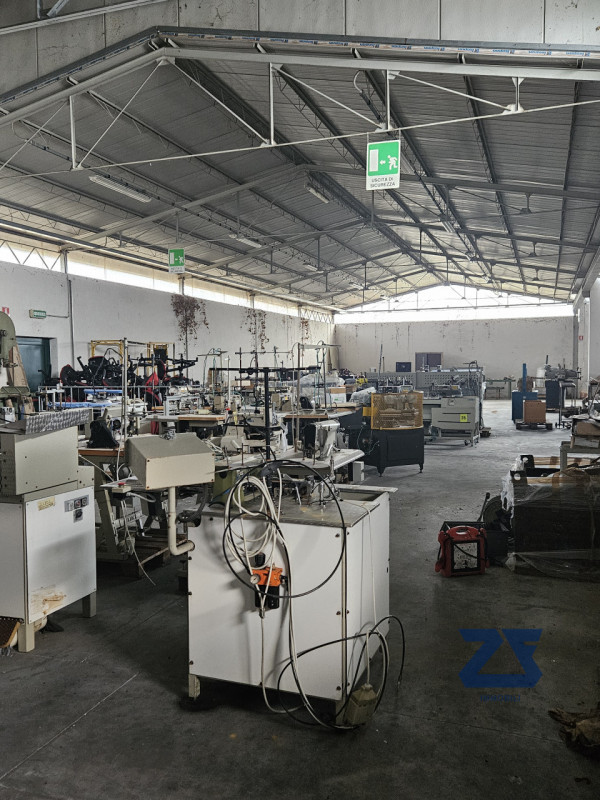 In vendita a Gaiarine, frazione di Francenigo, proponiamo un ampio capannone industriale di circa...