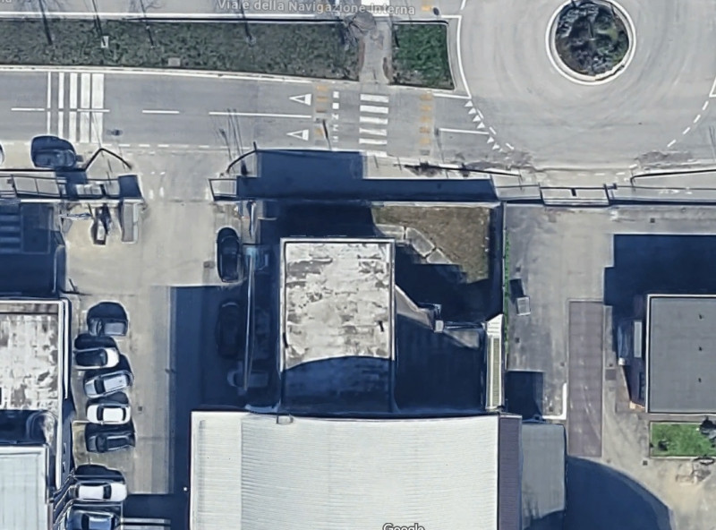 Sei alla ricerca di un magazzino funzionale e ben posizionato per la tua attività? Ti proponiamo ...