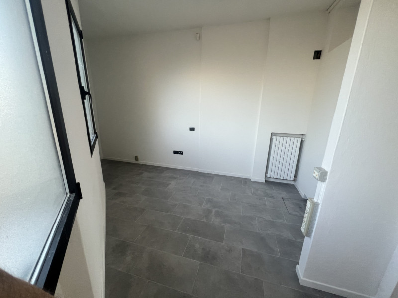 Sei alla ricerca di un magazzino funzionale e ben posizionato per la tua attività? Ti proponiamo ...