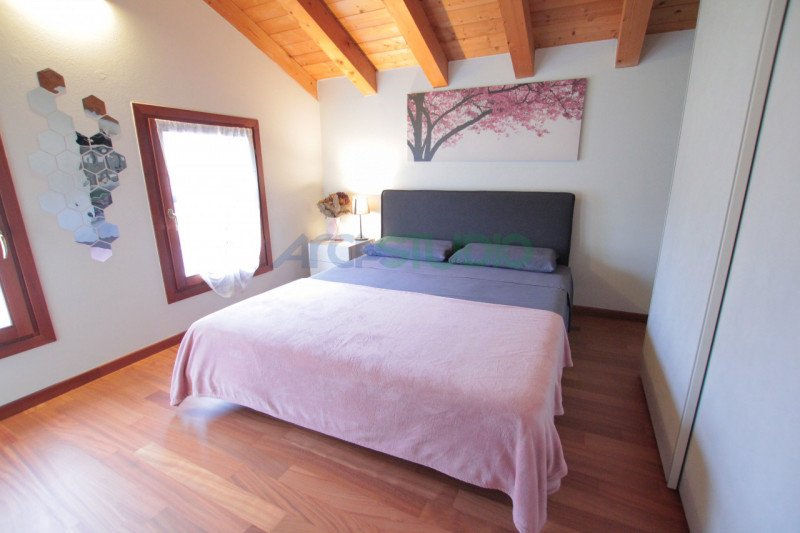 Bolzano Vicentino: questo splendido appartamento duplex  posto in zona residenziale comoda alle s...