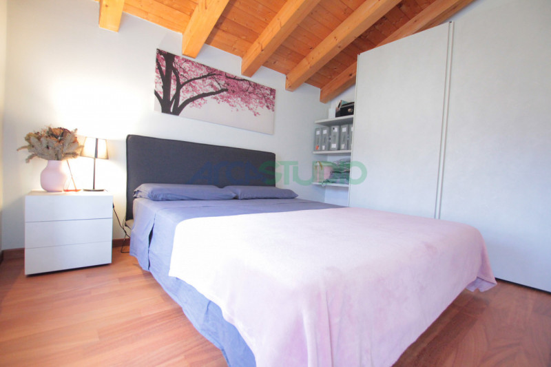 Bolzano Vicentino: questo splendido appartamento duplex  posto in zona residenziale comoda alle s...