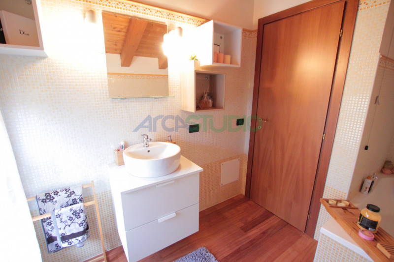 Bolzano Vicentino: questo splendido appartamento duplex  posto in zona residenziale comoda alle s...