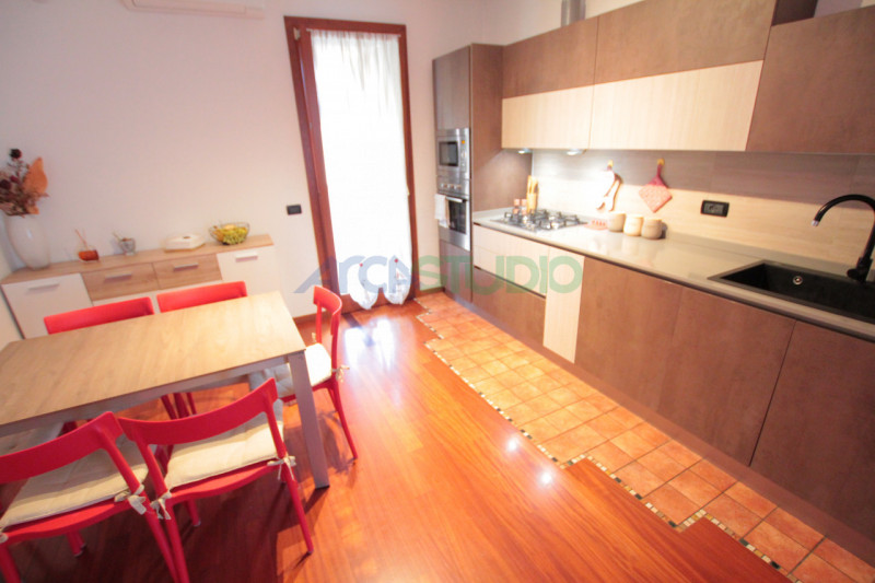Bolzano Vicentino: questo splendido appartamento duplex  posto in zona residenziale comoda alle s...