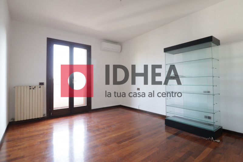 CASTAGNOLE (PAESE) "RIF FUP4"

In posizione tranquilla e comoda ai principali servizi del paese d...